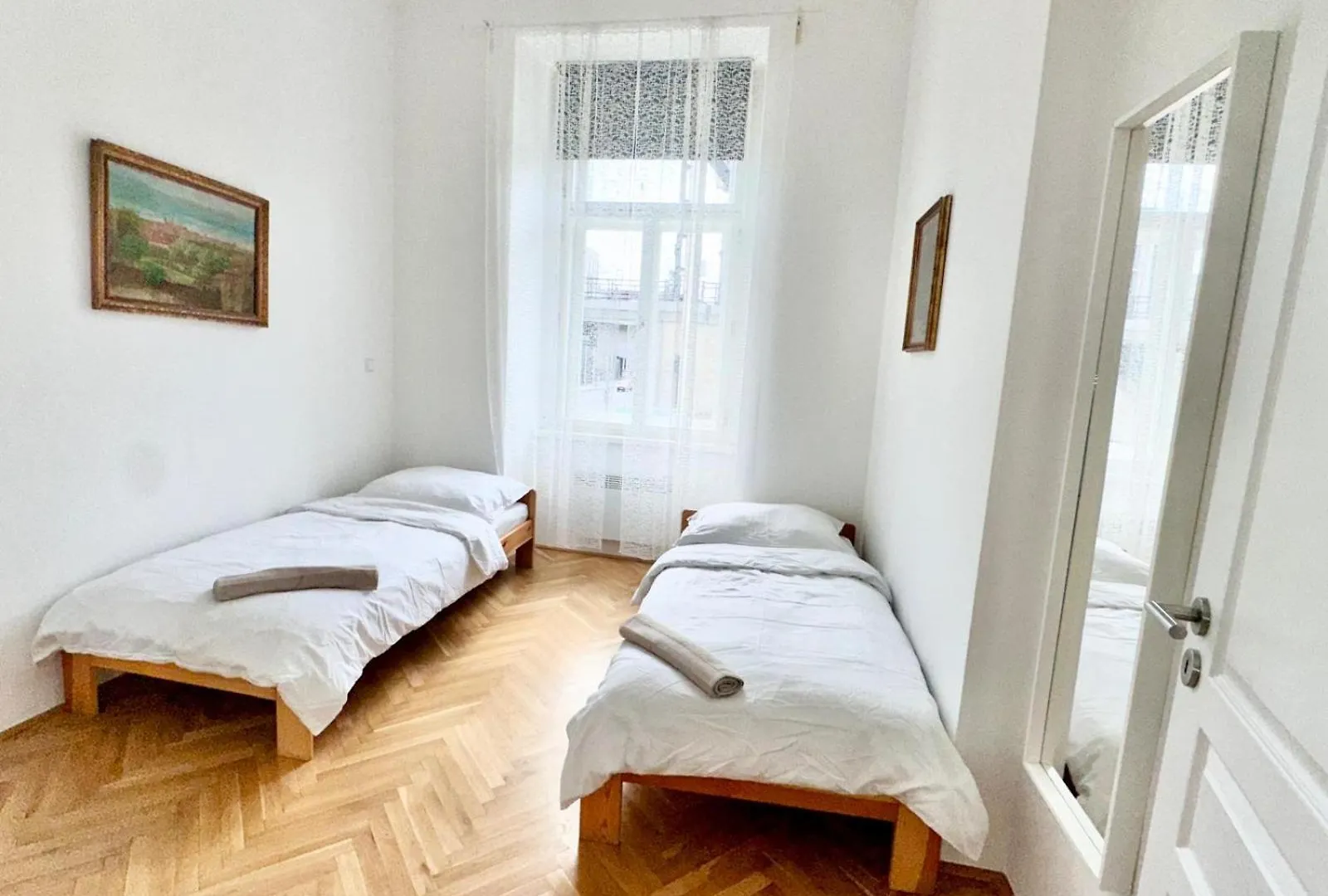 Viaduct View Apartment Прага Чехия