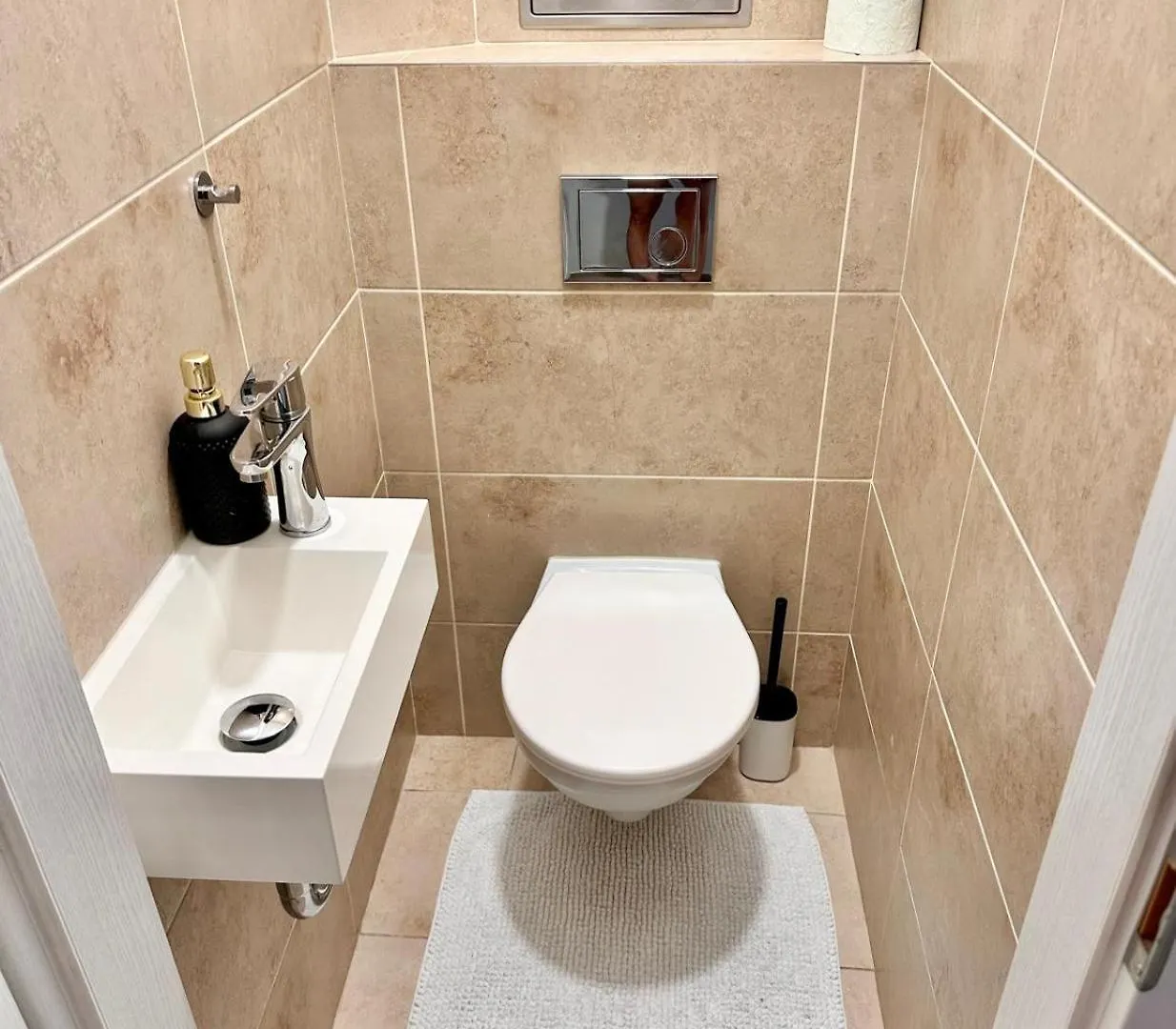 Viaduct View Apartment Прага 0*,  Чехия